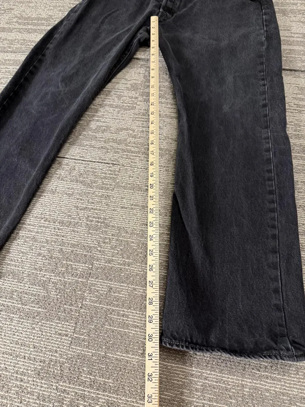 Levis 501 Jeans Mens 42x32 Black Straight Leg Button Fly Denim Classic Fit